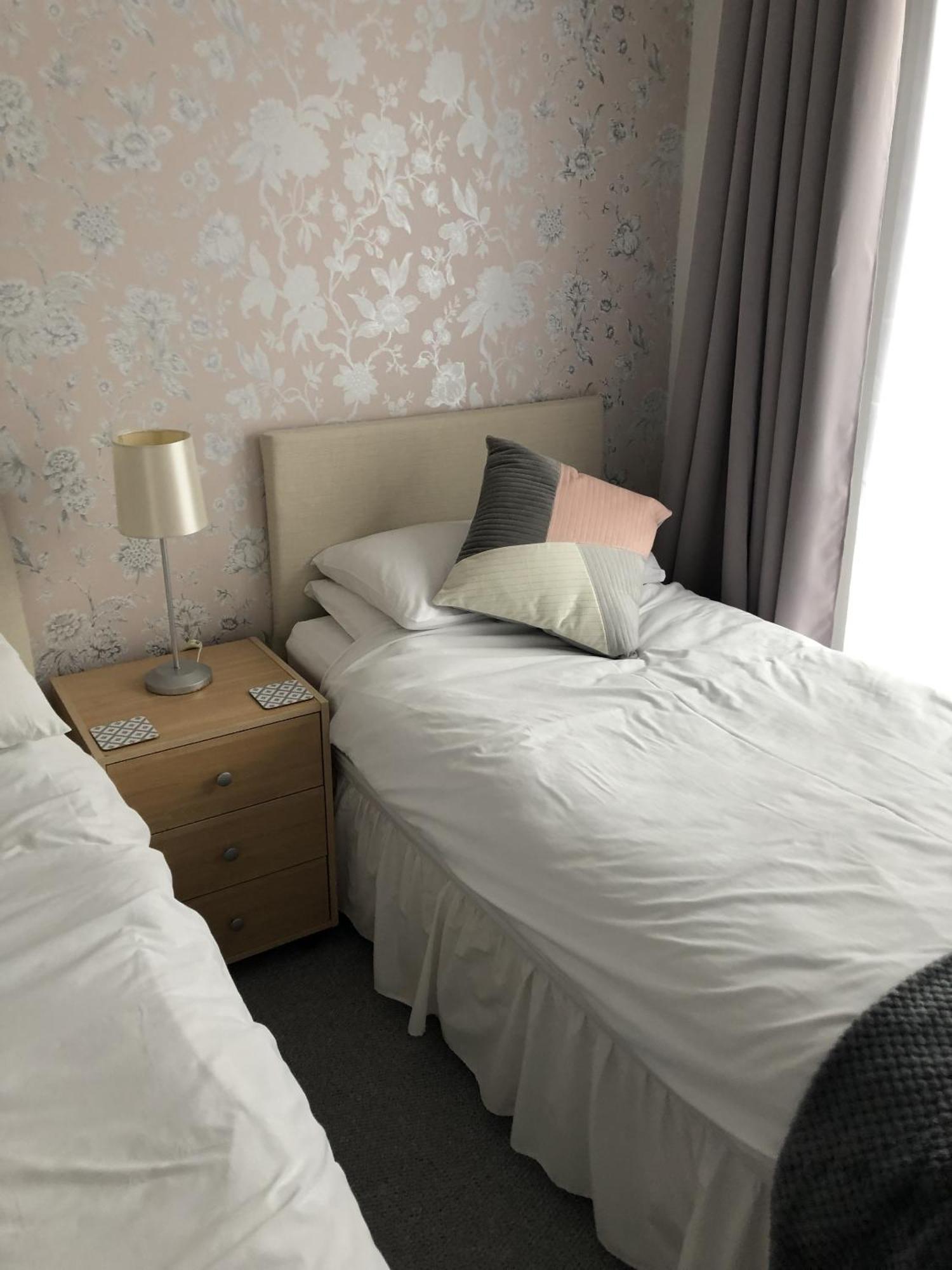 Basingstoke En Suite Room In Garden Annex Εξωτερικό φωτογραφία