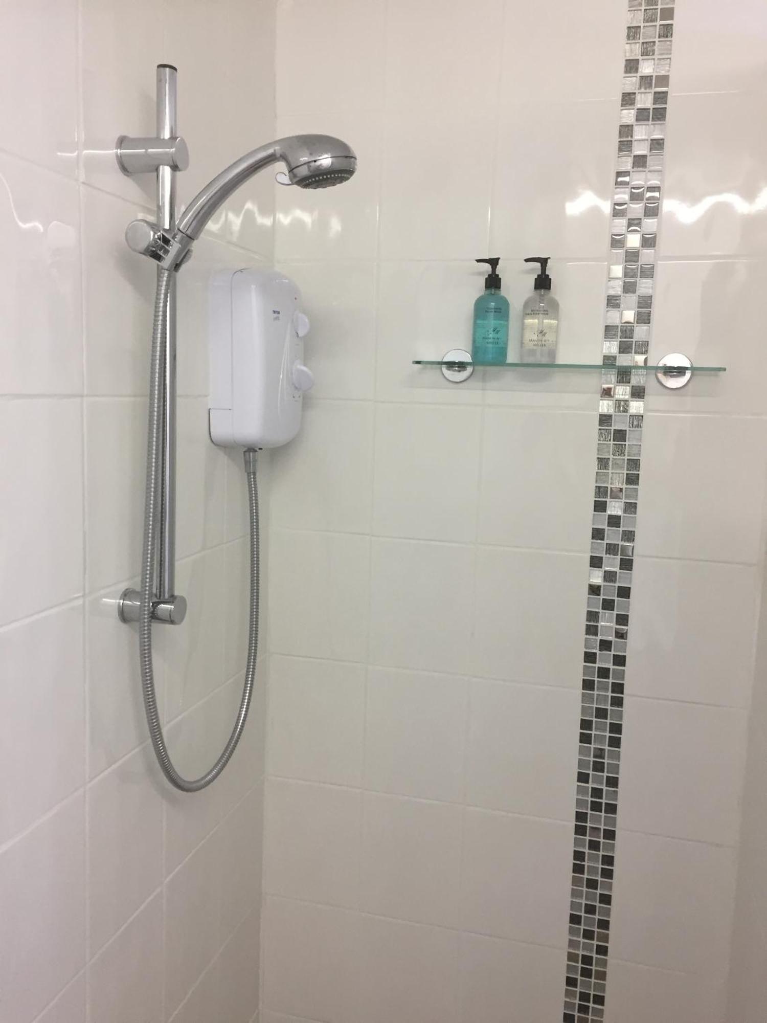 Basingstoke En Suite Room In Garden Annex Εξωτερικό φωτογραφία