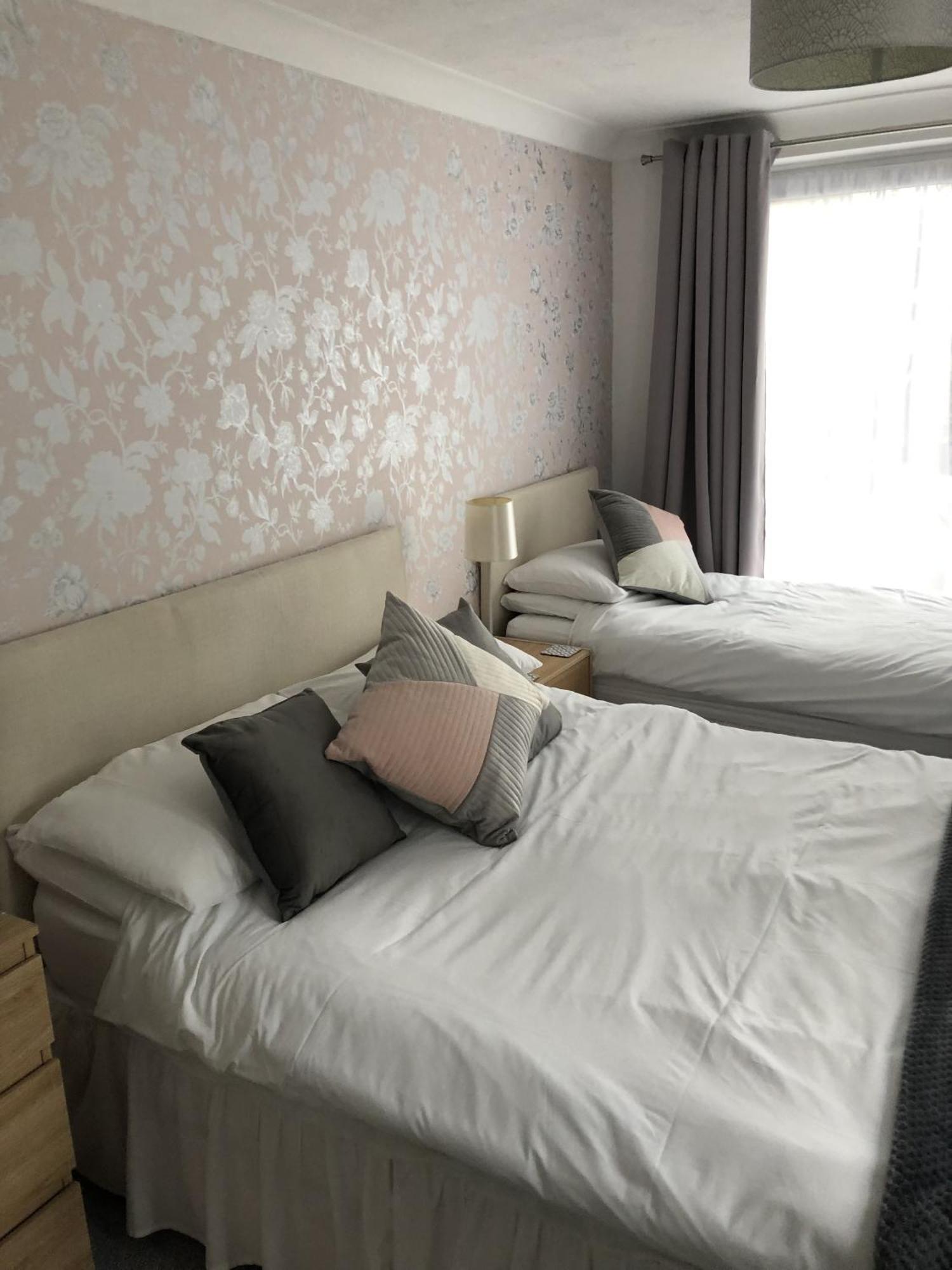 Basingstoke En Suite Room In Garden Annex Εξωτερικό φωτογραφία